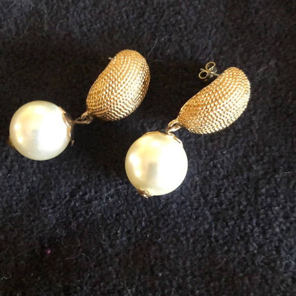 Mystique gold and pearl pierced earrings - Picture 3 of 3